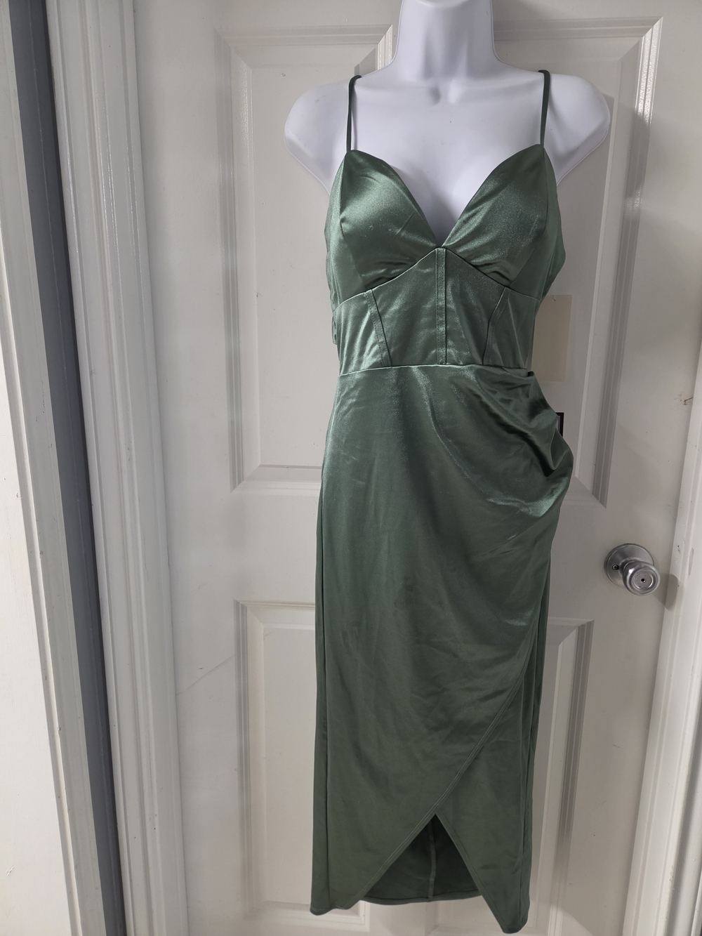 Kara Rae Satin-Look Cutout Maxi Dress in Green XL Like New